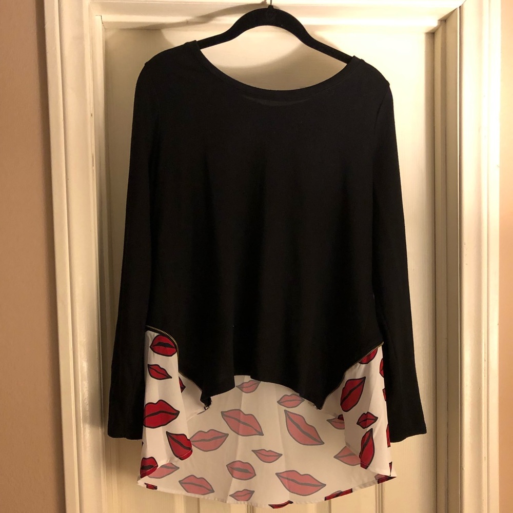 INC sweater shirt with red lips